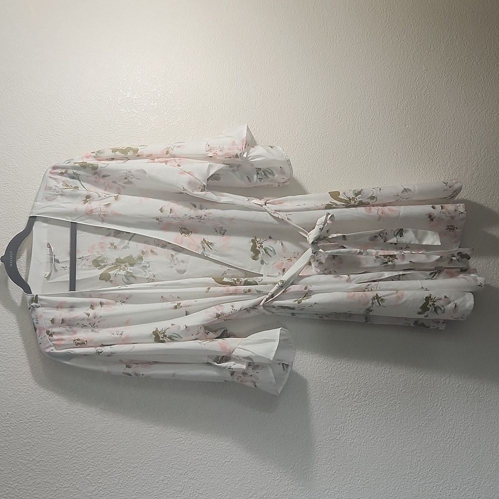 Nordstrom floral robe, size large